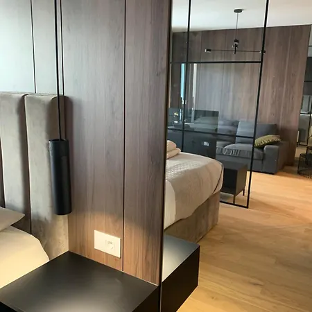 Capitol Exclusive With Private Terrace זאדאר