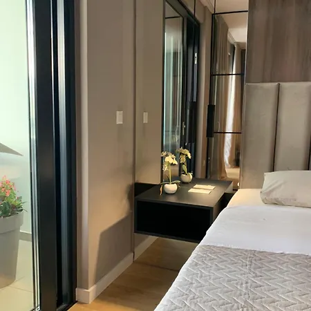 Capitol Exclusive With Private Terrace זאדאר